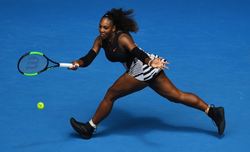 serena williams playing tennis 